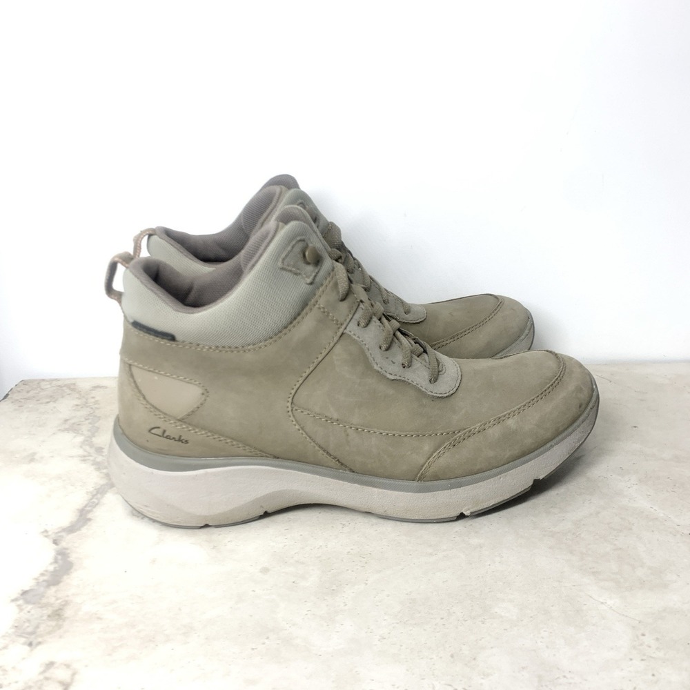 Clarks Sneakers Women Size 9.5 N Shoes Beige Brown Suede Waterproof Boots Wave